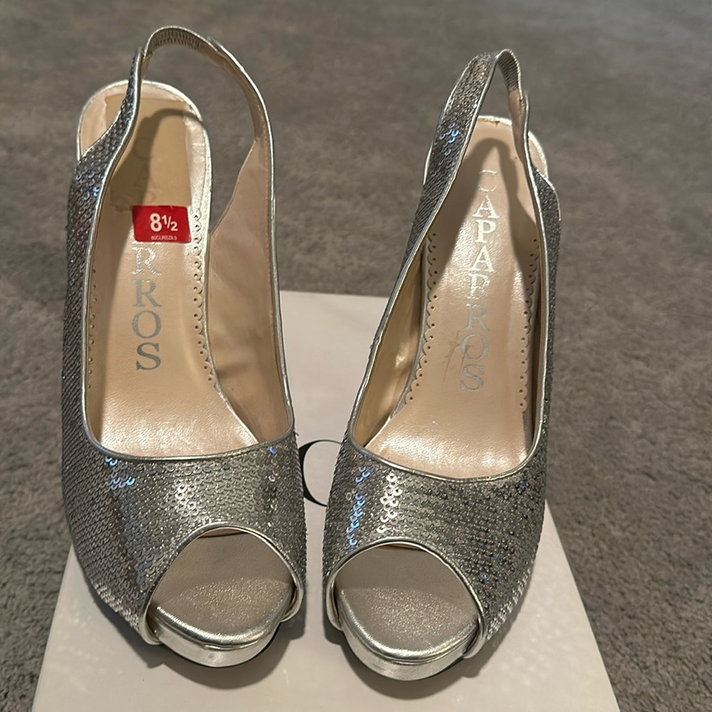 Caparros Shoes so 8.5 barely worn